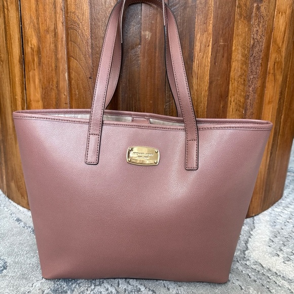 MICHAEL KORS Jet Set Travel Small Tote Pale Pink Pebble Grain Leather - Picture 1 of 13